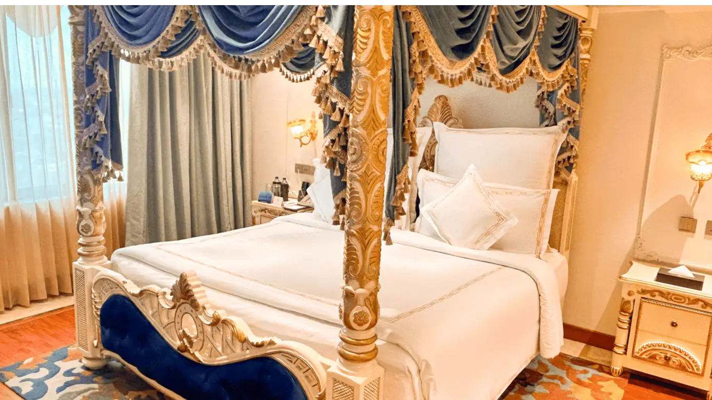 Deluxe Suites 